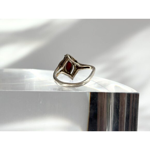 Calla Lily Garnet Semi-Precious 925 Sterling Silver Vintage Ring - sz 8 - Picture 5 of 11